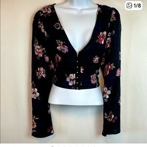 Wild fable renaissance top navy with back and floral